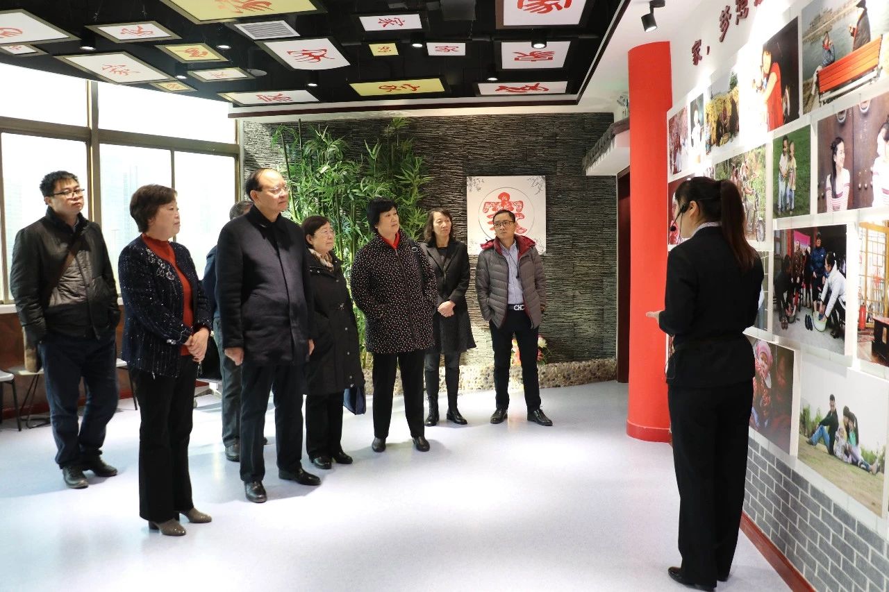 陕西省365bet网上足球_365bet赌城投注_365bet在线官网领导成员参观陕西省家风馆